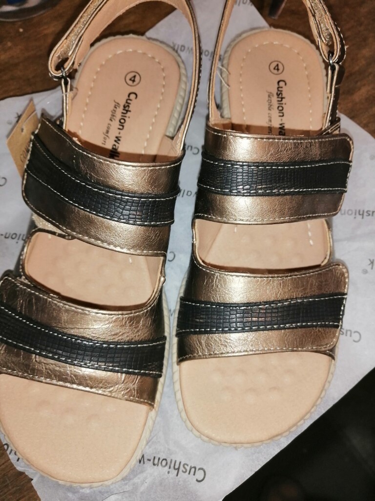 cushion walk ladies sandals